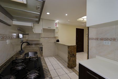 Apartamento à venda com 66m², 2 quartos e 2 vagasCozinha