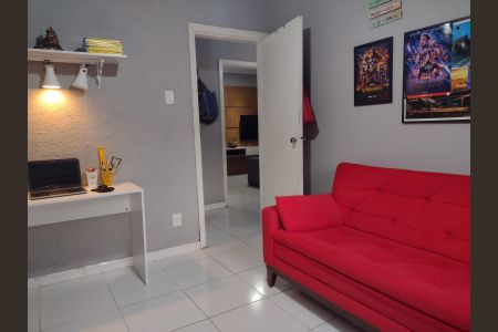 Sala de apartamento à venda com 2 quartos, 72m² em Medianeira, Porto Alegre