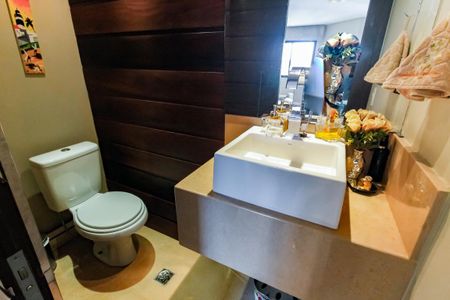 Apartamento à venda com 154m², 3 quartos e 3 vagas Apartamento à venda com 154m², 3 quartos e 3 vagasLavabo