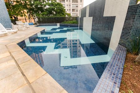 Apartamento à venda com 154m², 3 quartos e 3 vagas Apartamento à venda com 154m², 3 quartos e 3 vagasÁrea comum - Piscina
