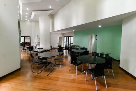 Apartamento à venda com 154m², 3 quartos e 3 vagas Apartamento à venda com 154m², 3 quartos e 3 vagasÁrea comum - Salão de festas