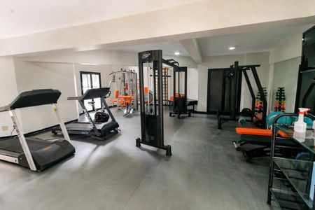 Apartamento à venda com 154m², 3 quartos e 3 vagas Apartamento à venda com 154m², 3 quartos e 3 vagasÁrea comum - Academia