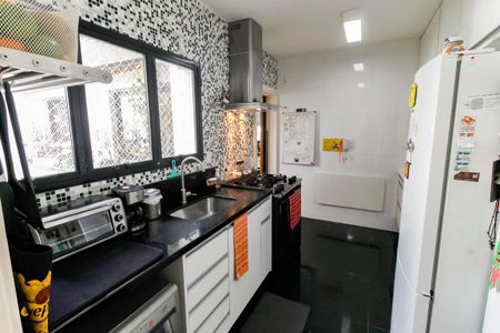 Apartamento à venda com 154m², 3 quartos e 3 vagas Apartamento à venda com 154m², 3 quartos e 3 vagasCozinha