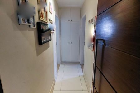 Apartamento à venda com 154m², 3 quartos e 3 vagas Apartamento à venda com 154m², 3 quartos e 3 vagasCorredor