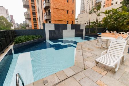 Apartamento à venda com 154m², 3 quartos e 3 vagas Apartamento à venda com 154m², 3 quartos e 3 vagasÁrea comum - Piscina