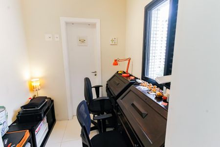 Apartamento à venda com 154m², 3 quartos e 3 vagas Apartamento à venda com 154m², 3 quartos e 3 vagasEscritório