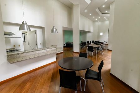 Apartamento à venda com 154m², 3 quartos e 3 vagas Apartamento à venda com 154m², 3 quartos e 3 vagasÁrea comum - Salão de festas