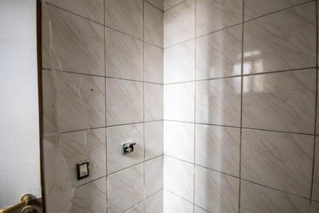 Banheiro de casa para alugar com 1 quarto, 40m² em Jardim Virginia Bianca, São Paulo