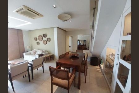 Apartamento à venda com 3 quartos, 280m² em Icaraí, Niterói