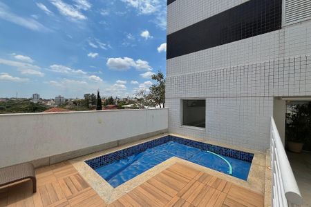 Apartamento à venda com 221m², 3 quartos e 2 vagasÁrea comum - Piscina