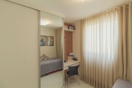 Apartamento à venda com 221m², 3 quartos e 2 vagasQuarto 2