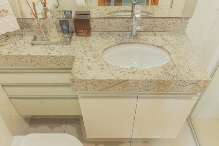 Apartamento à venda com 221m², 3 quartos e 2 vagasBanheiro da Suite