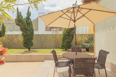 Apartamento à venda com 221m², 3 quartos e 2 vagasÁrea Externa