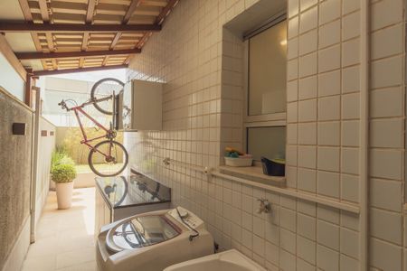 Apartamento à venda com 221m², 3 quartos e 2 vagasÁrea de Serviço