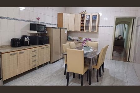 Casa à venda com 161m², 3 quartos e 2 vagasFoto 01