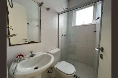 Casa de condomínio à venda com 872m², 6 quartos e 6 vagas Casa de condomínio à venda com 872m², 6 quartos e 6 vagasBanheiro Social 2