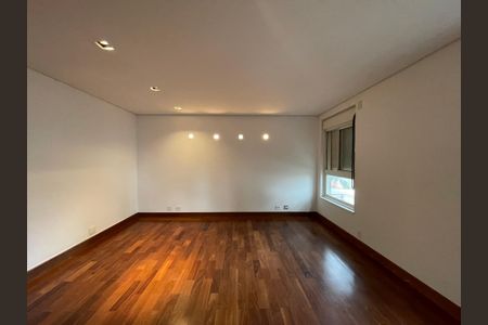 Casa de condomínio à venda com 872m², 6 quartos e 6 vagas Casa de condomínio à venda com 872m², 6 quartos e 6 vagasSuíte 3
