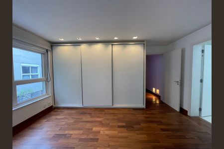 Casa de condomínio à venda com 872m², 6 quartos e 6 vagas Casa de condomínio à venda com 872m², 6 quartos e 6 vagasSuíte 1
