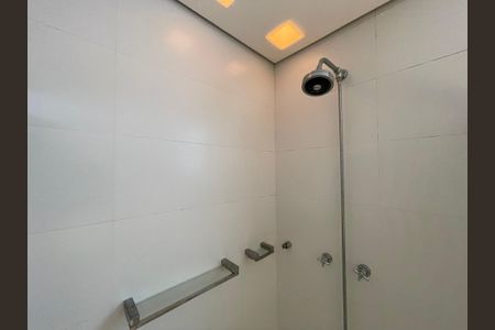 Casa de condomínio à venda com 872m², 6 quartos e 6 vagas Casa de condomínio à venda com 872m², 6 quartos e 6 vagasBanheiro Social