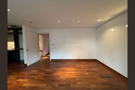 Casa de condomínio à venda com 872m², 6 quartos e 6 vagas Casa de condomínio à venda com 872m², 6 quartos e 6 vagasSuíte 3