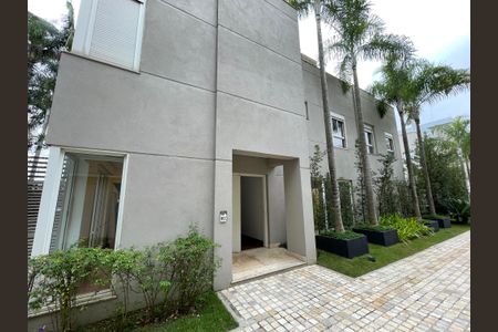 Casa de condomínio à venda com 872m², 6 quartos e 6 vagas Casa de condomínio à venda com 872m², 6 quartos e 6 vagasFachada