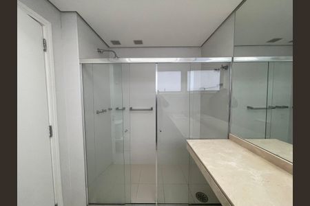 Casa de condomínio à venda com 872m², 6 quartos e 6 vagas Casa de condomínio à venda com 872m², 6 quartos e 6 vagasBanheiro da Suíte 1