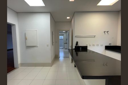 Casa de condomínio à venda com 872m², 6 quartos e 6 vagas Casa de condomínio à venda com 872m², 6 quartos e 6 vagasCozinha