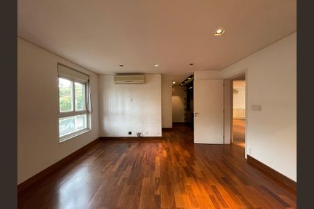 Casa de condomínio à venda com 872m², 6 quartos e 6 vagas Casa de condomínio à venda com 872m², 6 quartos e 6 vagasSuíte 3