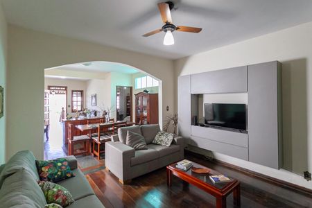 Casa à venda com 180m², 3 quartos e 4 vagasSala 2