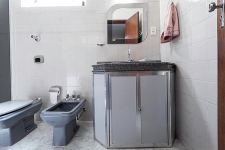 Casa à venda com 180m², 3 quartos e 4 vagasBanheiro da suíte 