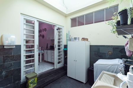 Casa à venda com 180m², 3 quartos e 4 vagasÁrea de serviço