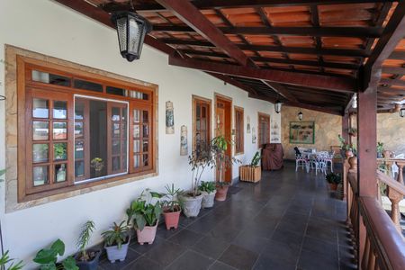 Casa à venda com 180m², 3 quartos e 4 vagasVaranda