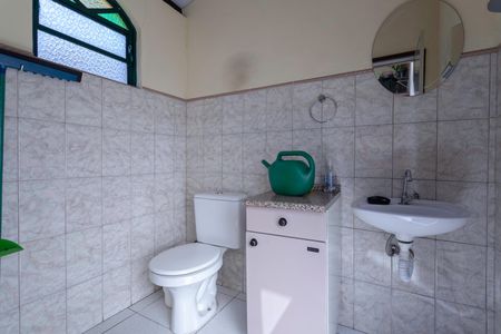 Casa à venda com 180m², 3 quartos e 4 vagasBanheiro 