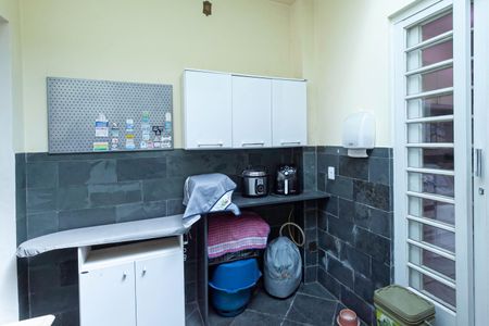 Casa à venda com 180m², 3 quartos e 4 vagasÁrea de serviço