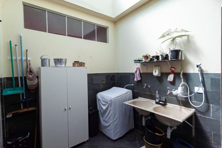 Casa à venda com 180m², 3 quartos e 4 vagasÁrea de serviço