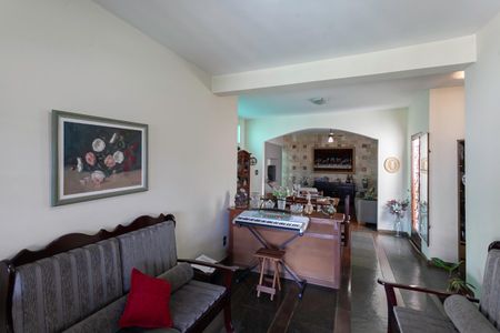 Casa à venda com 180m², 3 quartos e 4 vagasSala 1