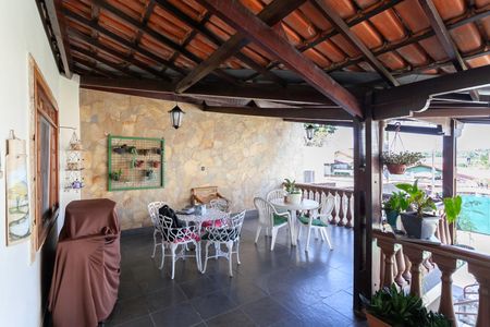 Casa à venda com 180m², 3 quartos e 4 vagasVaranda