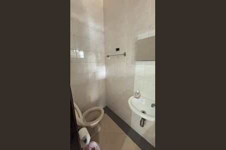 Casa à venda com 230m², 3 quartos e 5 vagas Casa à venda com 230m², 3 quartos e 5 vagasBanheiro de Serviço