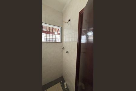 Casa à venda com 230m², 3 quartos e 5 vagas Casa à venda com 230m², 3 quartos e 5 vagasBanheiro de Serviço