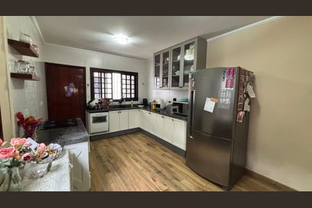 Casa à venda com 230m², 3 quartos e 5 vagas Casa à venda com 230m², 3 quartos e 5 vagasCozinha