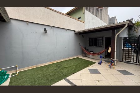 Casa à venda com 230m², 3 quartos e 5 vagas Casa à venda com 230m², 3 quartos e 5 vagasQuintal