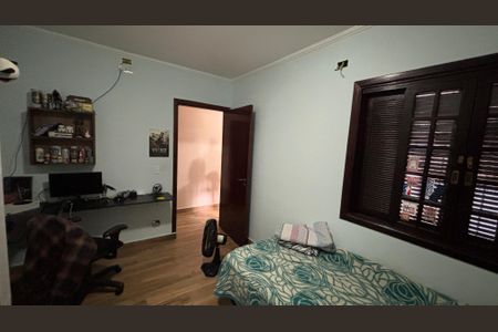 Casa à venda com 230m², 3 quartos e 5 vagas Casa à venda com 230m², 3 quartos e 5 vagasQuarto