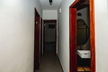 Corredor de apartamento à venda com 3 quartos, 70m² em Serrano, Belo Horizonte