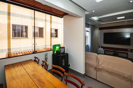 Sala de apartamento à venda com 3 quartos, 70m² em Serrano, Belo Horizonte