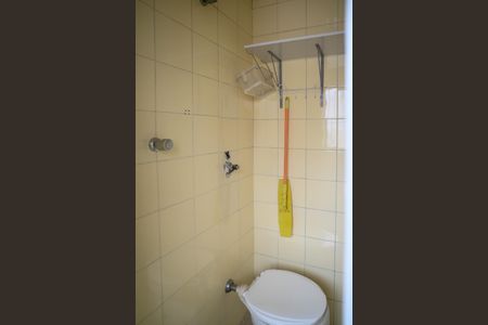 Apartamento à venda com 64m², 2 quartos e 1 vaga Apartamento à venda com 64m², 2 quartos e 1 vagaBanheiro de Serviço