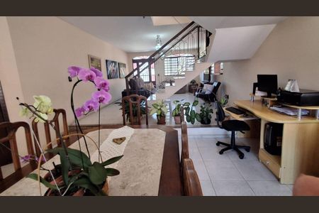 Casa à venda com 305m², 7 quartos e 4 vagas Casa à venda com 305m², 7 quartos e 4 vagasFoto 28