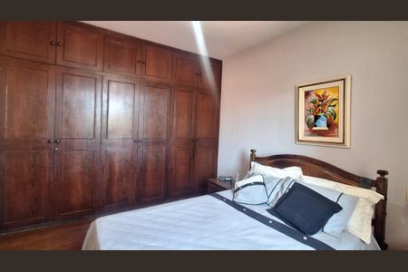 Casa à venda com 305m², 7 quartos e 4 vagas Casa à venda com 305m², 7 quartos e 4 vagasFoto 09
