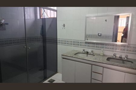 Casa à venda com 305m², 7 quartos e 4 vagas Casa à venda com 305m², 7 quartos e 4 vagasFoto 08