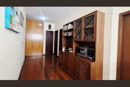 Casa à venda com 305m², 7 quartos e 4 vagas Casa à venda com 305m², 7 quartos e 4 vagasFoto 10