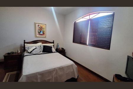 Casa à venda com 305m², 7 quartos e 4 vagas Casa à venda com 305m², 7 quartos e 4 vagasFoto 18